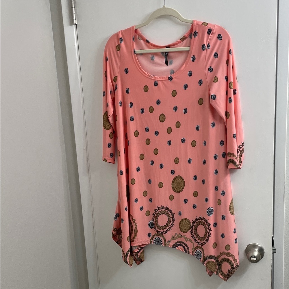 White Mark Coral Patterned Tunic - Picture 2 of 9
